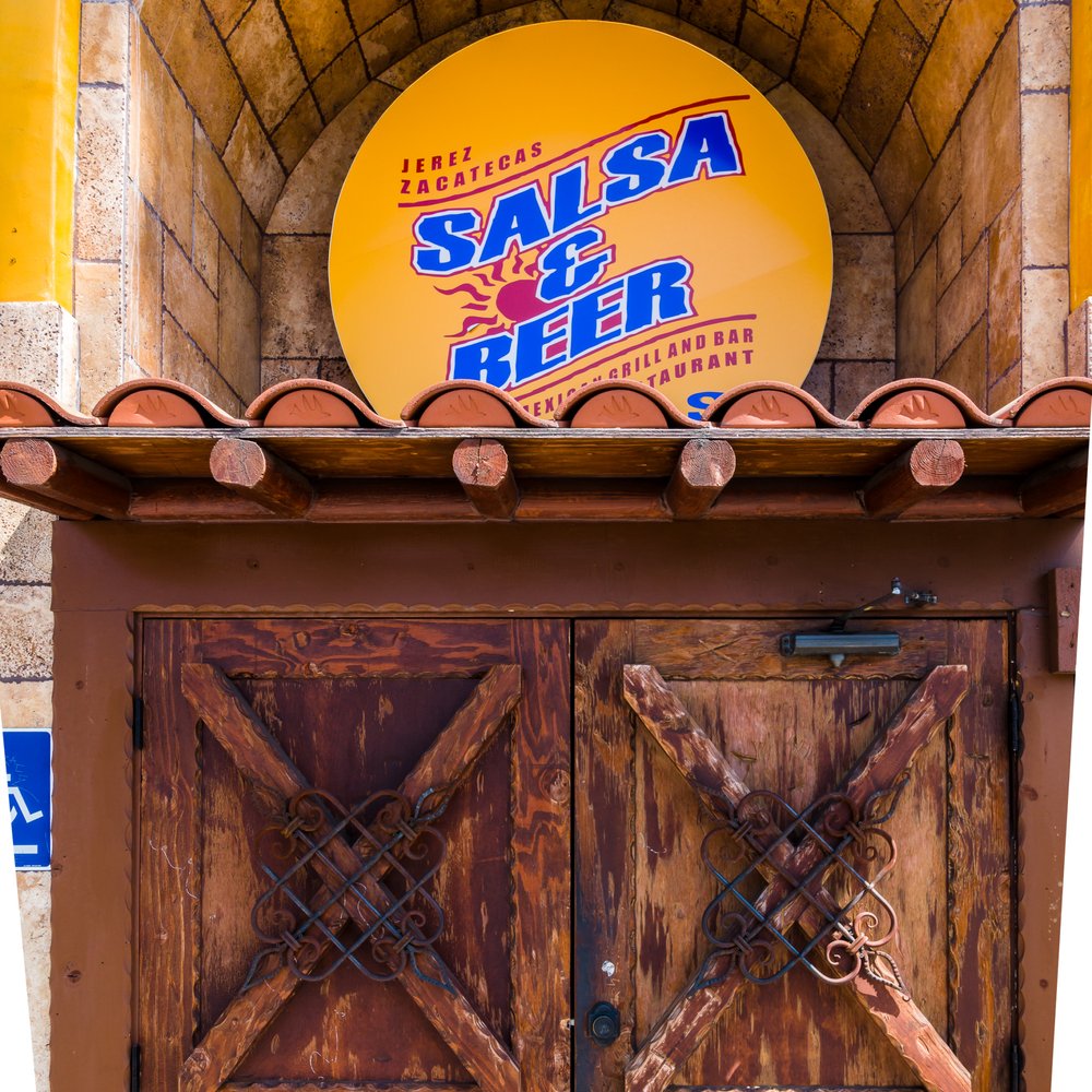 Does Salsa and Beer delivery?